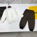 ブランドフェンディルイヴィトングッチキッズパーカー 秋冬セーター ニット 韓国風子供服 フード付き 送料無料 可愛い 冬服 春秋 キッズ 女の子 男の子トップス おしゃれ 暖かい 無地  厚手 プルオーバー 可愛い 子ども服 アウター 冬着 ダウンコート ジャケット 通園  90 100 110cm 120cm 130cm 140cm