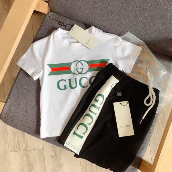 グッチ 子供用 スポーツウェア セットグッチ 子供用 白Tシャツと黒ショートパンツ セット高級感とファッション感を兼ね備えています男の子 女の子 グッチ半袖Tシャツ 子供服