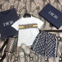 ディオールDior可愛らしい子供用ショートスリーブセットディオー 子供用ショートスリーブ T シャツとショートパンツセットT シャツにはディオーの象徴的なロゴがモダンにデザインされ大人気