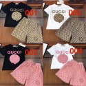 グッチ大人気 GUCCI 子供服GUCCI 子供用トップ＆ショーツセット クラシックなロゴデザイン可愛らしい子供用コーディネートセットロゴがハイブランド上品にアレンジされておりGUCCI のエレガントな子供用コーディネート