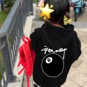 キッズ 子供服ステューシー キッズ ブラックロゴプリントパーカースタッシー キッズ ブラックアートワークパーカーStussy  キッズ セットアップ 男の子ステューシー黒を基調としたシンプルなデザインで