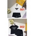 プラダ 定番ロゴ入り 子供衣装セットPRADA 子供用衣装T シャツとショートパンツセットプラダキッズ tシャツ定番ロゴ夏服プラダ子供用コーディネートセット T シャツとショートパンツ