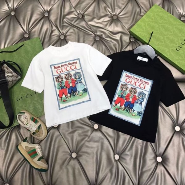 グッチ子供衣装可愛いキャット柄プリント 子供用 T シャツセットGUCCI キッズファッション T シャツ 白黒 2 色の童話世界グッチ白黒 T シャツハイファッションな子供衣装子供向けグッチ T シャツ 定番ロゴと可愛い動物モチーフ