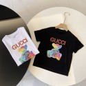 グッチ子供服テディベアをイメージした柄白黒 T シャツ快適な素材ハイファッションな子供衣装GUCCI キッズファッション T シャツ グッチ定番ロゴとカラフルなベア柄通気性の良い素材耐久性のある衣装