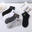 ナイキNIKE キッズ向け 5 足入り スポーツソックス 快適フィットデザインキッズ スポーツソックスナイキNIKE ロゴ、高品質素材、長持ち、パック吸汗・通気性