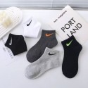 ナイキNIKE キッズ向け 5 足入り スポーツソックス 快適フィットデザインキッズ スポーツソックスナイキNIKE ロゴ、高品質素材、長持ち、パック吸汗・通気性