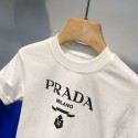 プラダキッズ衣装おしゃれな Prada 男女児用 T シャツ 新しいデザインと快適なコットン素材Prada 子供服 新シーズンプラダキッズ tシャツ高品質コットンブランドアイテム白と黒