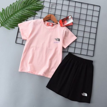 ザノースフェイス キッズ tシャツ夏の潮流The North Face 子供服男女兼用 ファッションセット 男女兼用 T シャツとショートパンツ ザノースフェイス定番ロゴ入り衣装男女児用夏服多色 T シャツThe North Face キッズ夏