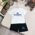 バーバリー子供服短袖 T シャツとショートパンツセットおしゃれな 夏服通気性の良い素材Burberry キッズ衣装 短袖 T シャツとショートパンツ バーバリー男女兼用キッズ服高品質