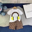 激安Fendi子供服FF 柄T シャツショートパンツフェンデイ 夏のファッションセット 白黒男女児用夏服フェンデイトレンディなキッズセット ヘッドホンプリント子供の個性を引き立てる 白黒コーデ