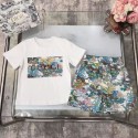 グッチ 子供服 上下セット tシャツ ショーツ 2点キッズ服GUCCI 男女児向け 夏のファッションセット エキゾチックな柄 T シャツ & ショートGUCCI 子供服エキゾチックなプリント T シャツグッチ GUCCI 男女児用夏服