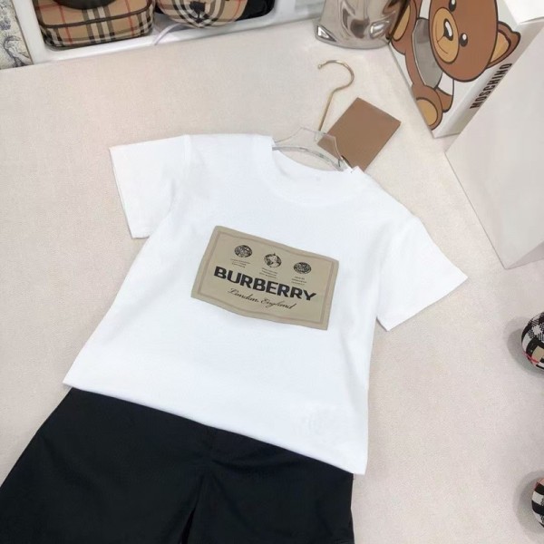 Burberry 子供服バーバリー T シャツとショートパンツセット男女児用夏服バーバリー 上下セット tシャツ ショーツ 2点キッズ服子供の個性表現バーバリー 白 T シャツと黒ショートパンツセット
