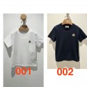 モンクレール男女児向け 夏の T シャツ 白とネイビー ロゴプリントで個性アップMONCLER 子供服ロゴ T シャツベーシック T シャツ、ハイクオリティ素材モンクレール子供服T シャツ【MONCLER】キッズ シンプルでエレガントな ロゴ T シャツ 白とネイビーコーデ