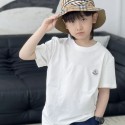 モンクレール男女児向け 夏の T シャツ 白とネイビー ロゴプリントで個性アップMONCLER 子供服ロゴ T シャツベーシック T シャツ、ハイクオリティ素材モンクレール子供服T シャツ【MONCLER】キッズ シンプルでエレガントな ロゴ T シャツ 白とネイビーコーデ