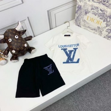 ルイヴィトンキッズ tシャツLV 子供服...