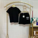 MOSCHINO 子供服T シャツとショートパンツセットハイファッション快適な素材MOSCHINO モスキーノキッズ夏服セットモスキーノキッズ衣装 ブラック T シャツとショート キャラクター柄