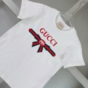 グッチ キッズ セットアップ 女の子可愛い子供服激安【GUCCI】キッズ 夏の シンプルでエレガントな T シャツ ブランドロゴとリボン柄グッチ