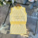 FENDI子供服 フェンデイニットトップス × スカート モノグラムプリントフェンディキッズ ニットセット モノグラム柄 明るいカラー 可愛らしいスタイルフェンデイキッズギフト