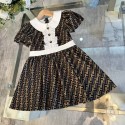 フェンディキッズ ワンピース モノグラム柄 コントラストカラーデザイン 可愛らしいスタイル【人気】FENDI キッズ モノグラムワンピース コントラストカラー クチバシ襟デザイン