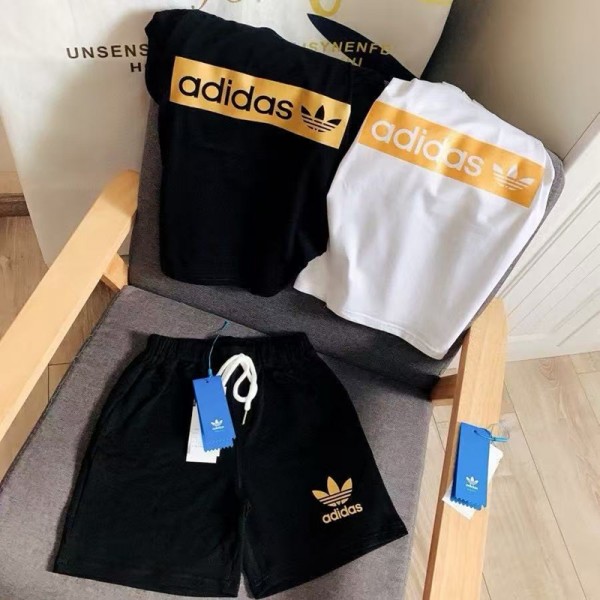 アディダスキッズ セット ブランドロゴ ブラック / ホワイト 日常・スポーツ両用adidas 子供用半袖 Tシャツ2 カラーアディダス子供用セットゴールドアクセントAdidas