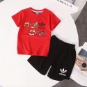 アディダスキッズ 2 点セット 4 カラー展開 アディダスロゴ スポーツ風3 - 12 歳 adidas男女児兼用アディダススポーツ風子供用セットは激安