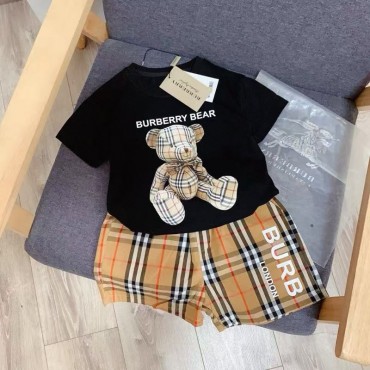 Burberry 子供用コーデ テディベア  女の子向T シャツ + チェックショート 可愛らしいデザインバーバリー子供服チェック柄セットテディベア快適着用男の子向幼児向け可愛風