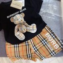 Burberry 子供用コーデ テディベア  女の子向T シャツ + チェックショート 可愛らしいデザインバーバリー子供服チェック柄セットテディベア快適着用男の子向幼児向け可愛風