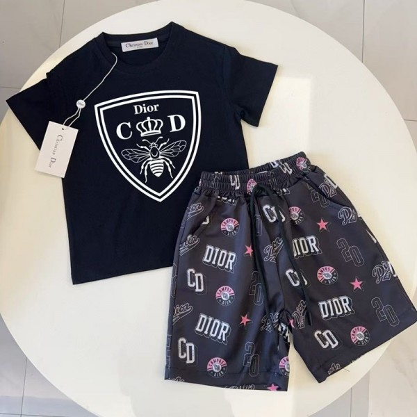 Dior子供服 2 点セット アイコンロゴ 满印柄 夏向けファッションディオールT シャツ夏ファッションキッズファッションディオール子供服 男児 女児半袖Tシャツ 子供服 キッズ ベビー トップスブランドコピー服子供服 ベビー服