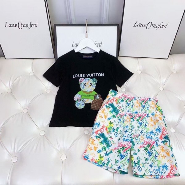 ルイ・ヴィトン子供服 2 点セット アートベア カラフル柄 夏向けファッションLOUIS VUITTONキッズ 2 点セット アートベアプリント T シャツLV 高品質ルイヴィトン