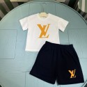 LV 子供服 2 点セットルイ・ヴィトン半袖男児 女児TシャツLouis Vuitton キッズ アイコンロゴセット ルイヴィトンハイブランド韓国風 子供服 キッズ ベビー トップス 激安