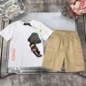 フェンデイ子供服 2 点セット ストリートキャラ人気 FENDI キッズスケートボードキャラセットは高品質ストリート風フェンデイ半袖 Tシャツキッズトップス キッズベビー服男の子 女の子