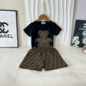 FENDI キッズ姉妹服 ベア & モノグラム 黒 × 白 コーデセットフェンデイ姉妹・兄弟ファッションダイヤモンドベアモノグラムマッチングフェンディ子供服ハイブランド韓国風