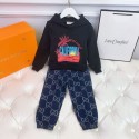 グッチ子供キッズ服秋冬 gucci グッチ チルドレン パーカーとモノグラムジーンズセット 可愛らしいデザイングッチ 高品質偽物ブランド子供GUCCI2点キッズ服