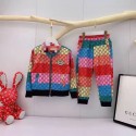 gucci 子供服セットアップグッチ キッズ カラフル トラックスーツ セット男の子女の子 グッチキッズ トラックスーツ子供GUCCIカラフルモノグラム激安グッチ子供服 2点キッズ服秋冬