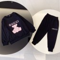 グッチ キッズ 服フード付きセーターセット ベアーロゴ 子供用ファッションアイテムGUCCI 子供服2 点セットグッチ 激安可愛らグッチ キッズ ベアーロゴ セーターセット男の子 女の子グッチ子供服