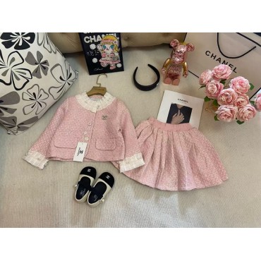 CHANEL子供服シャネル風 キッズ ピンク セットアップ 女の子用 可愛いシャネルセットアップ女の子キッズ シャネル風 ハイブランド子供服 コピーchanelキッズ服高品質