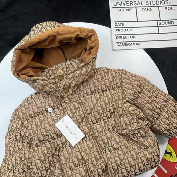 新作DIORディオール風 キッズ ブラウン ダウンコートディオール 子供服秋冬ハイブランド可愛い ディオールダウン子供服 高品質