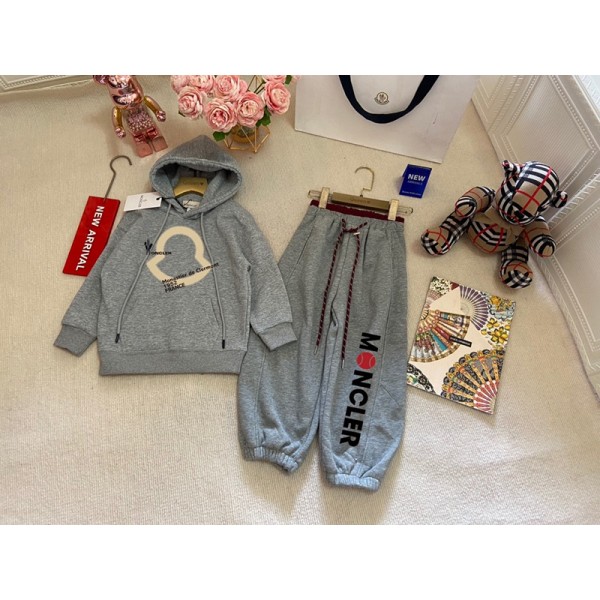 モンクレールMONCLER子供セットアップ男の子 女の子 韓国風ブランド子供モンクレール 秋冬 子供キッズ服 ベストブランド子供服ウェア激安MONCLER