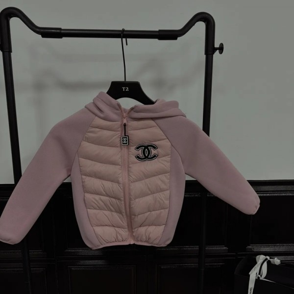 シャネルCHANEL子供服ブランドシャネル風 キッズ カラーブロック フード付き クッションジャケット可愛いシャネルブランド子供洋服 コピー 秋冬