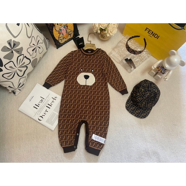 フェンディ ベビー服ロンパース秋冬可愛いFENDI オールインワン ベビーロンパースFF柄新生児服73cm～100cm 対応フェンディキッズfendiハイブランドキッズ秋冬用