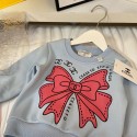 女の子シャネルCHANEL子供セットアップ 可愛いハイブランド子供服コピーシャネル風 キッズ ライトブルー ビッグリボンスウェット × デニムパンツセットカジュアル