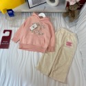 ハイブランドシャネル風子供セットアップCHANEL子供服女の子シャネル風女児ピンクフーディーベージュパンツセット スパンコール CC ロゴ 女児用 100-160 サイズ日常・外出両用