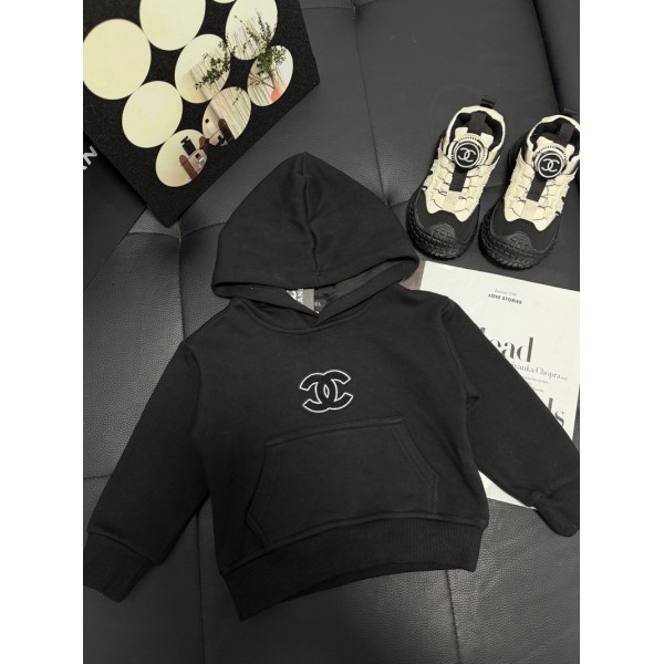 シャネルパーカー キッズブラックCHANEL 風ジュニア CC ロゴプルオーバーパーカー ブラック 日常外出両用ハイブランドシャネル通園 通学男の子 女の子90-170 サイズ 