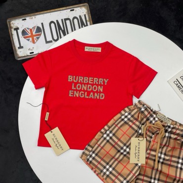 Burberry子供服セットアップバーバリー風子供服 上下セット tシャツ ショーツ 2点キッズ服ノバチェックロゴ半袖 T シャツ+ショーツセットアップ レッド 90-160 サイズ Burberry子供服セットアップバーバリー風子供服 上下セット tシャツ ショーツ 2点キッズ服ノバチェックロゴ半袖 T シャツ+ショーツセットアップ レッド 90-160 サイズ