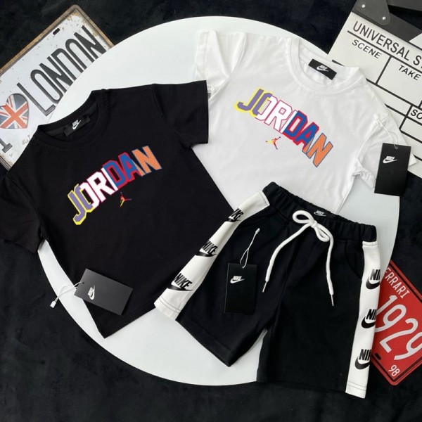 ナイキジョーダン風カラーロゴ半袖 T シャツ＋ショーツセットアップ ブラック / ホワイト 2 色展開 90-160 サイズNike男女兼用子供服 