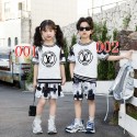 ルイヴィトン子供服LV 風キッズセットアップ 男の子 / 女の子 ルイヴィトン風モノグラムキッズセットアップ 男女兼用 春夏兄妹 / 姉弟用ハイブランド LV ロゴ T シャツ + スカート / ショーツセット