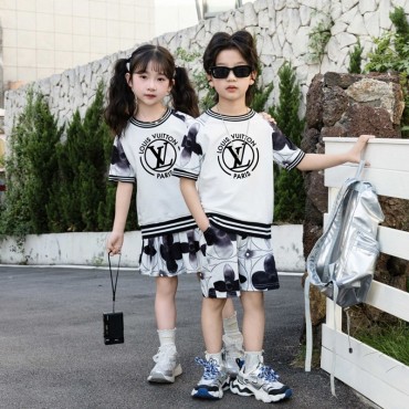ルイヴィトン子供服LV 風キッズセットア...