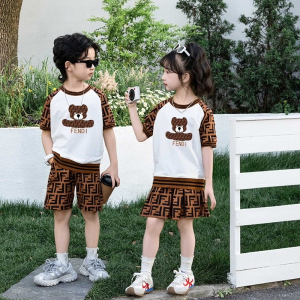 フェンディキッズ セットアップハイブランド可愛い兄妹服姉弟服FENDI 子供服キッズ tシャツブランド子供服 フェンディコピーFF モノグラムテディベアキッズペアコーデ 春夏