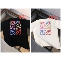 ロエベLOEWE 風 半袖 tシャツカラフルアナグラム バックプリント T シャツ ブラック / ホワイトハイブランドロエベ男女兼用アナグラム柄 ユニセックス T シャツ 2 色展開