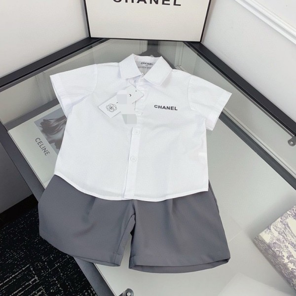 シャネル子供服セットハイブランド夏 CHANEL ロゴ 半袖シャツ × グレーショーツ キッズセットアップ男の子用シャネル春夏キッズセットアップ